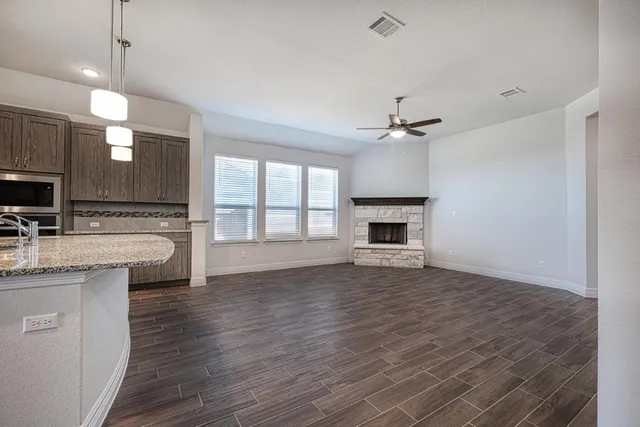 $1,950 | 126 Russet Trail, Georgetown, TX 78628