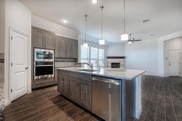 $1,950 | 126 Russet Trail, Georgetown, TX 78628