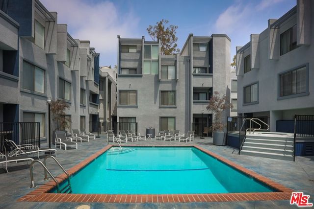 $3,200 | 1940 North Highland Avenue, Unit 59, Los Angeles, CA 90068