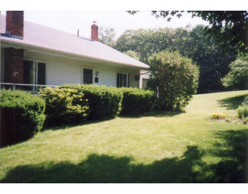 34 Finlay Road Sturbridge, MA 01518 - Photo 3 of 16