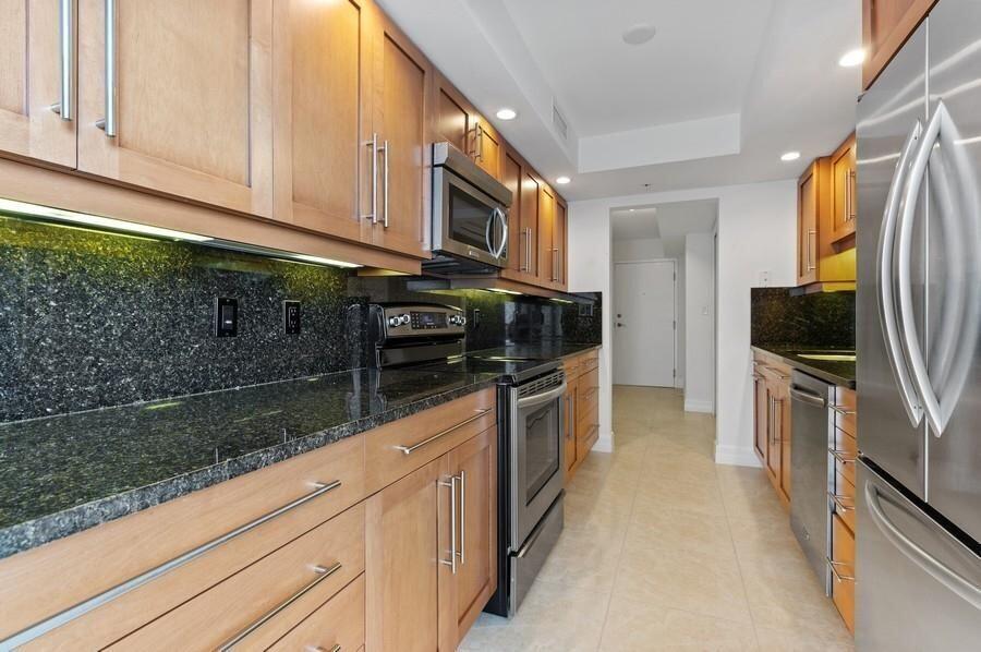 3000 North Ocean Drive, Unit 28A Singer Island, FL 33404 - Photo 12 of 51 Kitchen