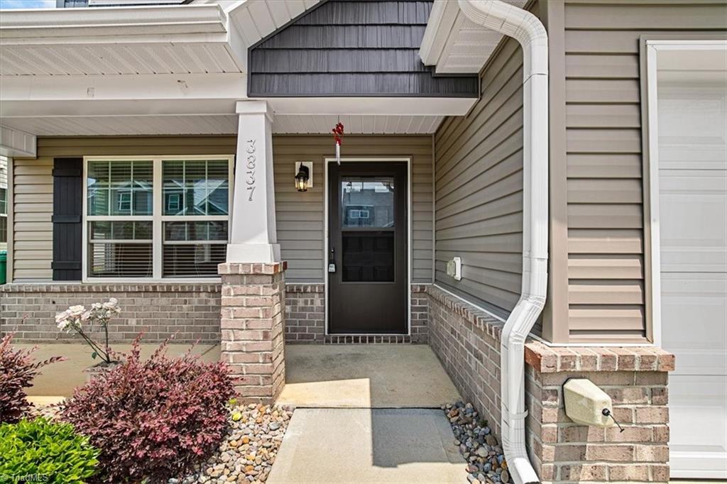 3837 Copperfield Court High Point, NC 27265 - Photo 5 of 42