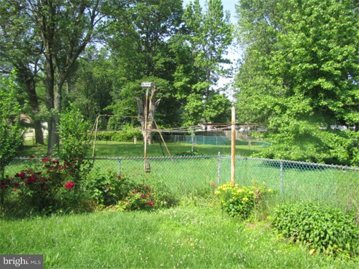 322 South Forklanding Road Maple Shade, NJ 08052 - Photo 12 of 16