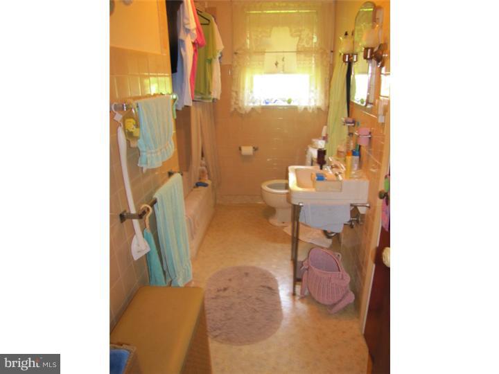 322 South Forklanding Road Maple Shade, NJ 08052 - Photo 14 of 16