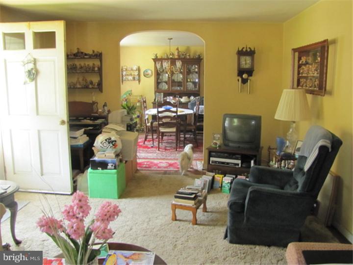 322 South Forklanding Road Maple Shade, NJ 08052 - Photo 5 of 16