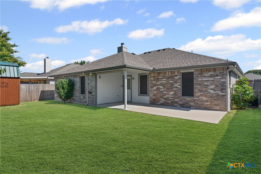 6525 Brooks Drive Temple, TX 76502 - Photo 35 of 37 a front view of a house with a garden