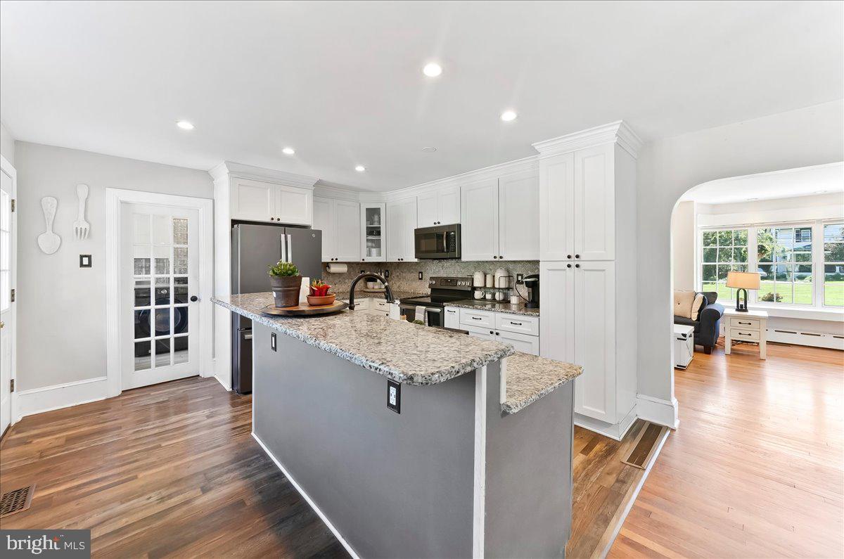 779 Concord Road Glen Mills, PA 19342 - Photo 13 of 41 Modern kitchen with elegant finishes.