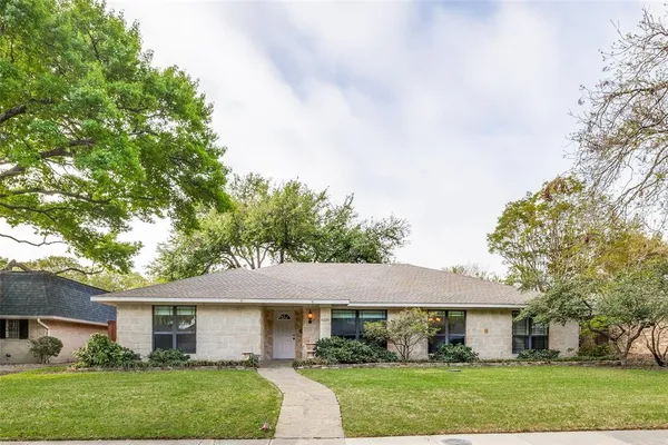 $4,800 | 6220 Glennox Lane, Dallas, TX 75214