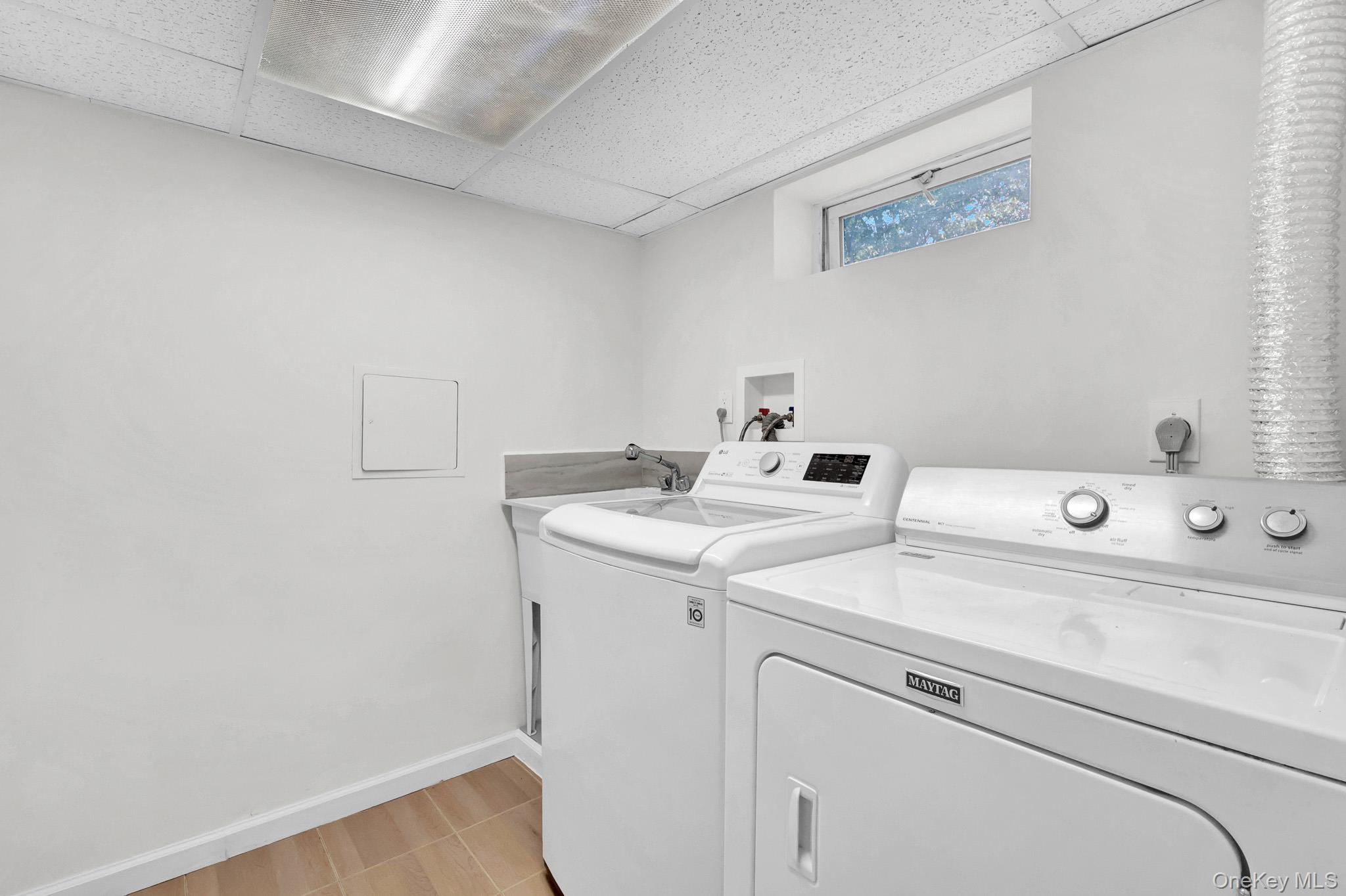 653 Meadow Road Smithtown, NY 11787 - Photo 16 of 34 Gallery Image 16