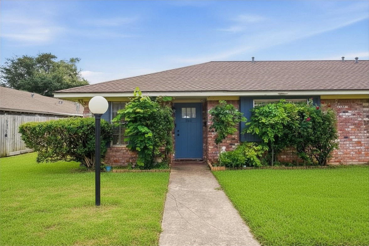 9458 Neuens Road, Unit 9458 Houston, TX 77080 - Photo 1 of 22 Front Exterior