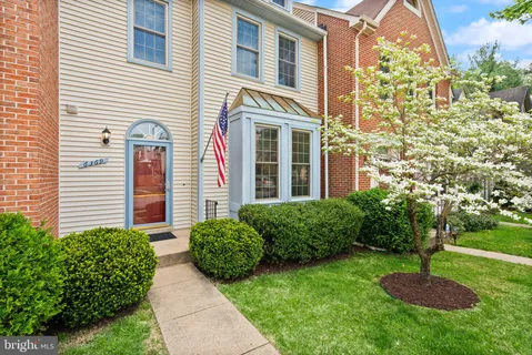 $725,000 | 6369 English Ivy Way, Springfield, VA 22152