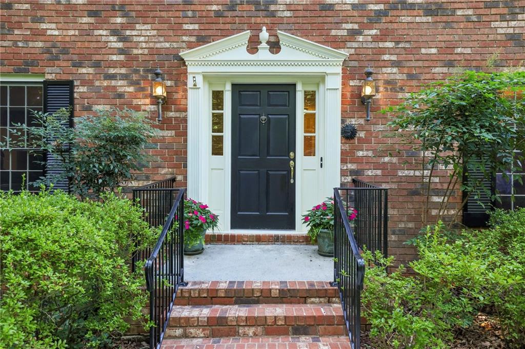 5510 Rodney Lane Southwest Stone Mountain, GA 30087 - Photo 4 of 45