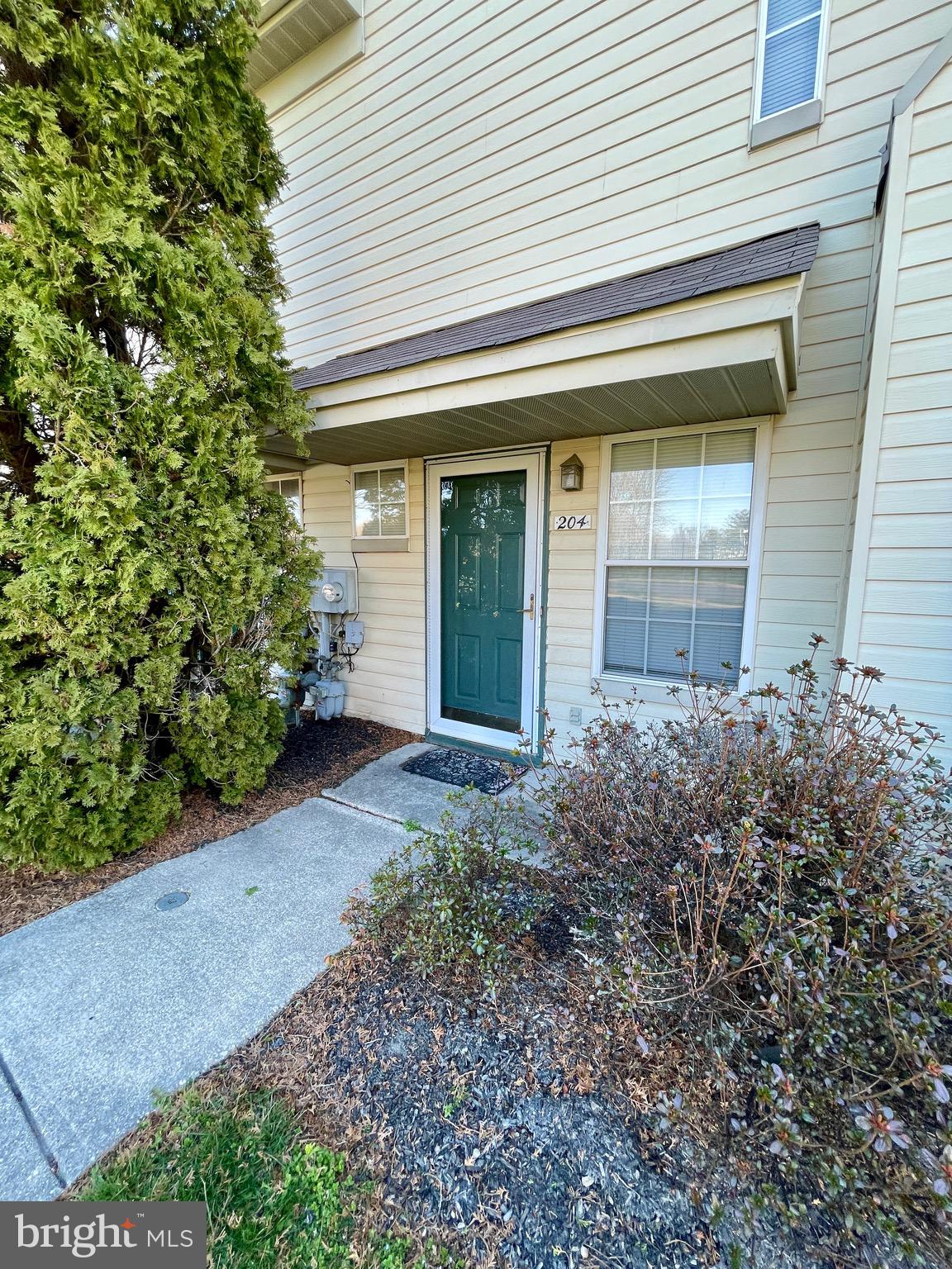 204 Stonebridge Boulevard New Castle, DE 19720 - Photo 2 of 21