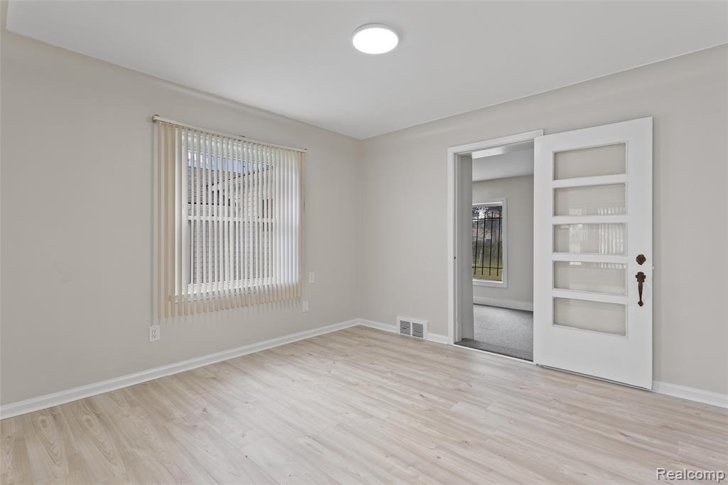 8604 Meyers Road Detroit, MI 48228 - Photo 18 of 39