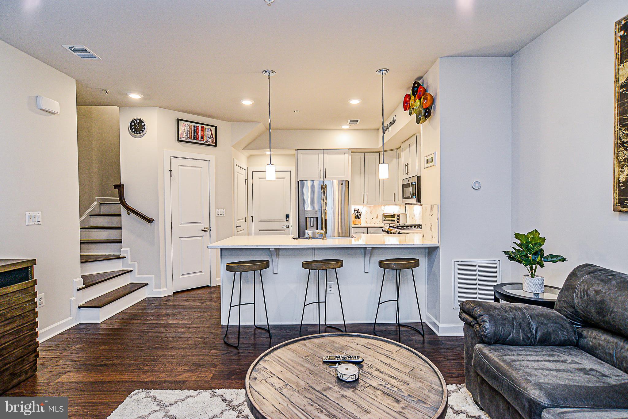 20460 Taft Terrace Ashburn, VA 20147 - Photo 10 of 40 Gallery Image 10