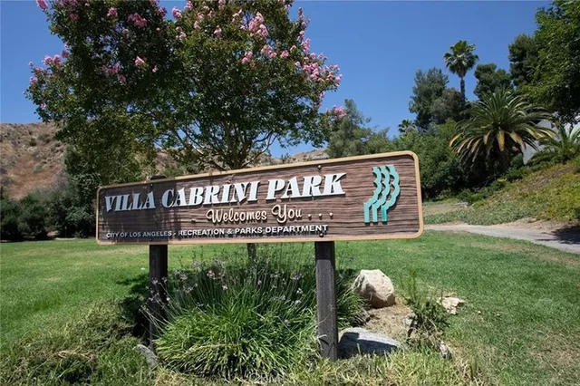 $4,600 | 7718 VÃa Sorrento, Burbank, CA 91504