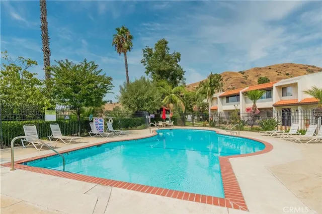 $4,600 | 7718 VÃa Sorrento, Burbank, CA 91504