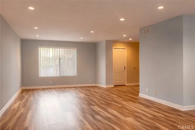$4,600 | 7718 VÃa Sorrento, Burbank, CA 91504