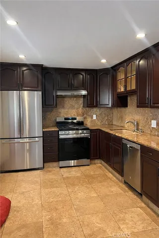 $4,600 | 7718 VÃa Sorrento, Burbank, CA 91504