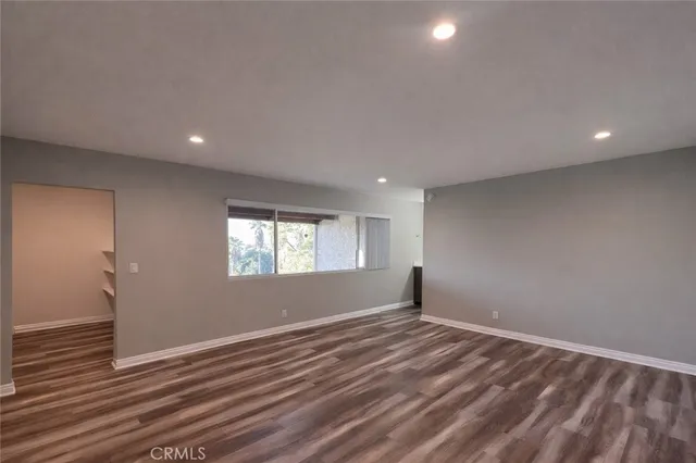 $4,600 | 7718 VÃa Sorrento, Burbank, CA 91504