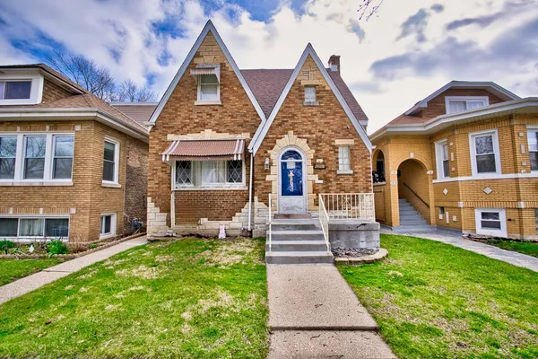 $359,901 | 3805 Euclid Avenue, Berwyn, IL 60402
