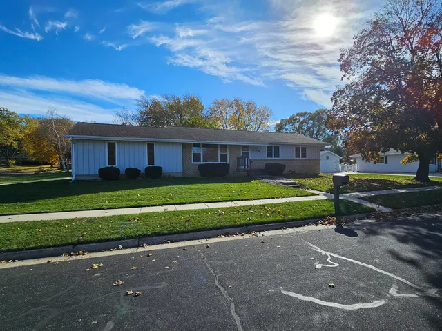 $279,900 | 1305 Endl Boulevard, Fort Atkinson, WI 53538