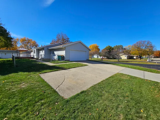 $279,900 | 1305 Endl Boulevard, Fort Atkinson, WI 53538