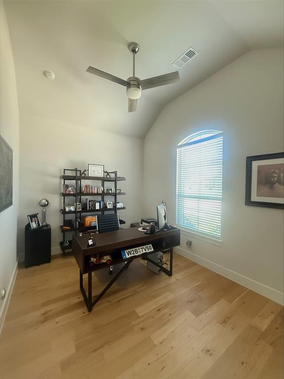 1835 Bell Court Van Alstyne, TX 75495 - Photo 9 of 20 a living room with furniture