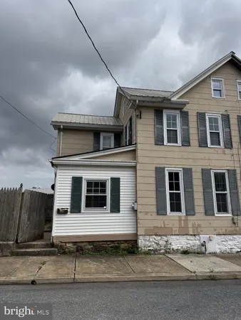 $1,595 | 102 East Park Street, Elizabethtown, PA 17022