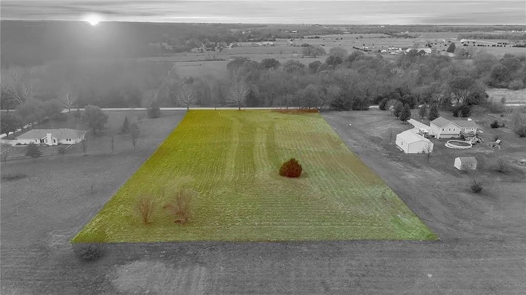 4835 Eisenhower Road Baldwin City, KS 66006 - Photo 6 of 8