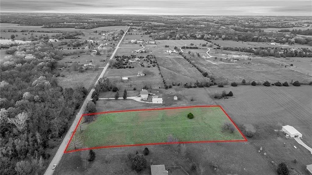 4835 Eisenhower Road Baldwin City, KS 66006 - Photo 7 of 8