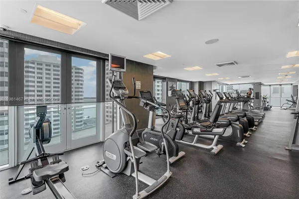 $3,000 | 950 Brickell Bay Drive, Unit 1403, Miami, FL 33131