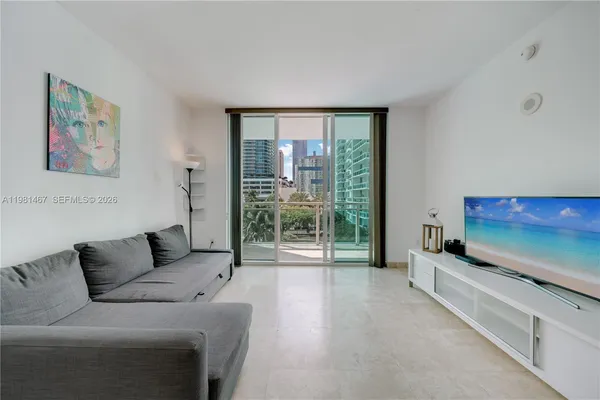 $3,000 | 950 Brickell Bay Drive, Unit 1403, Miami, FL 33131