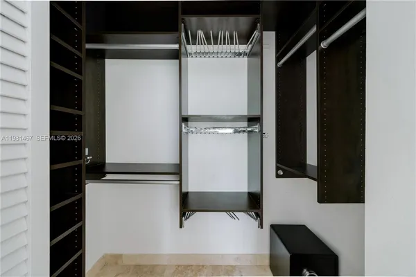 $3,000 | 950 Brickell Bay Drive, Unit 1403, Miami, FL 33131