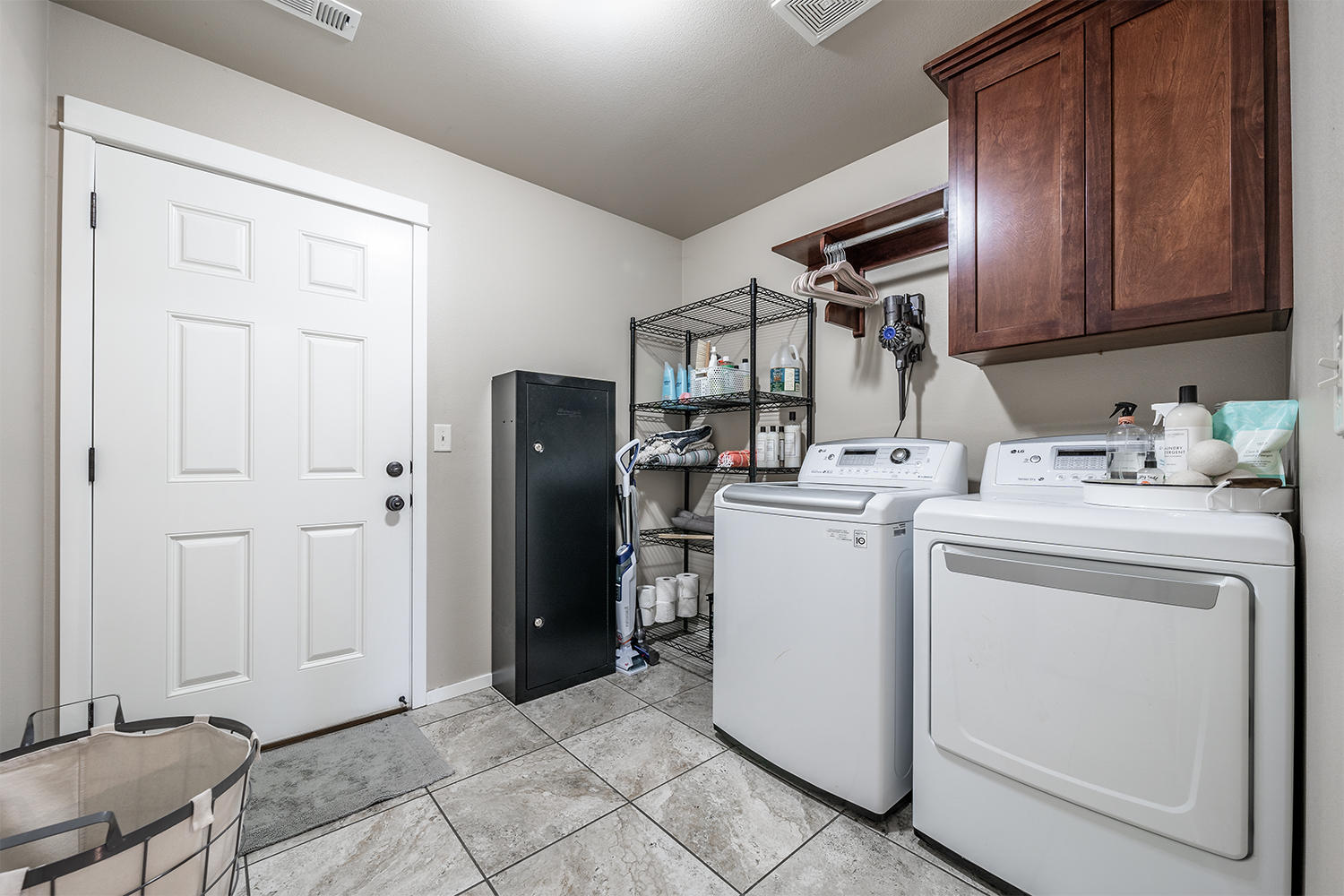 1012 Lithia Way Talent, OR 97540 - Photo 11 of 39 DSC00550-HDR