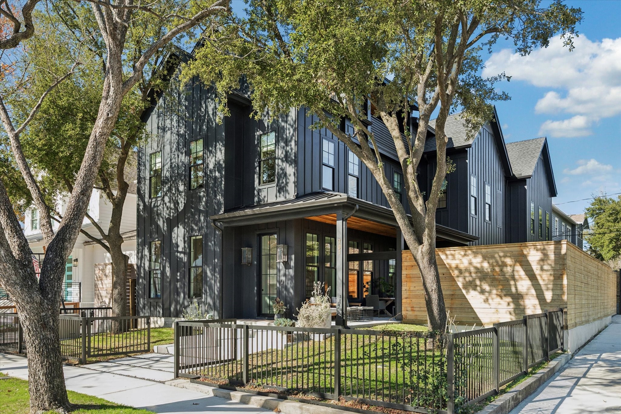 701 Ridge Street Houston, TX 77009 - Photo 2 of 50 a front view of a house with a tree