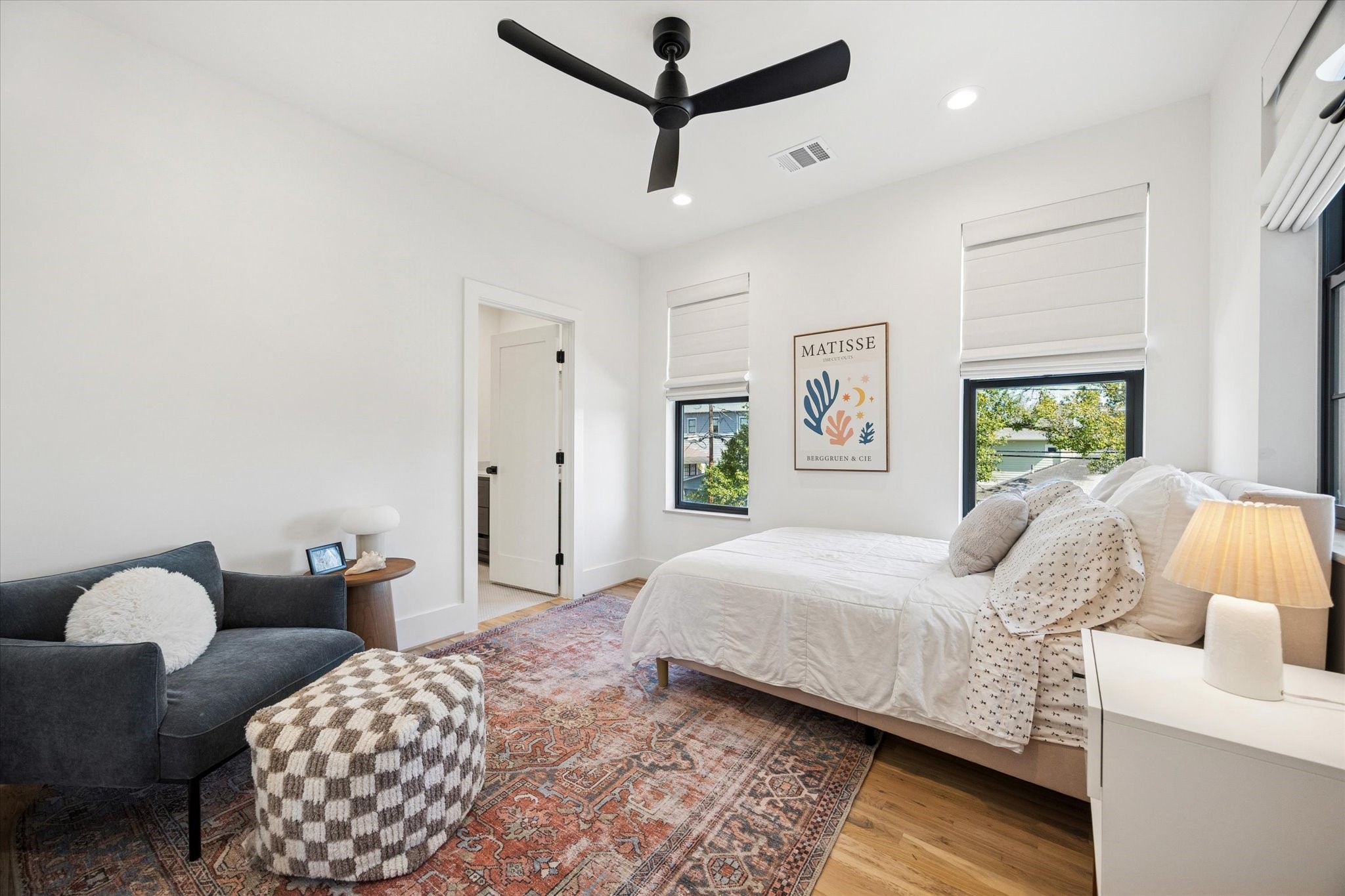 701 Ridge Street Houston, TX 77009 - Photo 29 of 50 a bedroom with bed and a couch