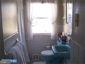 1501 Dickinson Road Havertown, PA 19083 - Photo 12 of 12 Bathroom