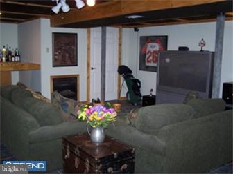 1501 Dickinson Road Havertown, PA 19083 - Photo 9 of 12 Family Room