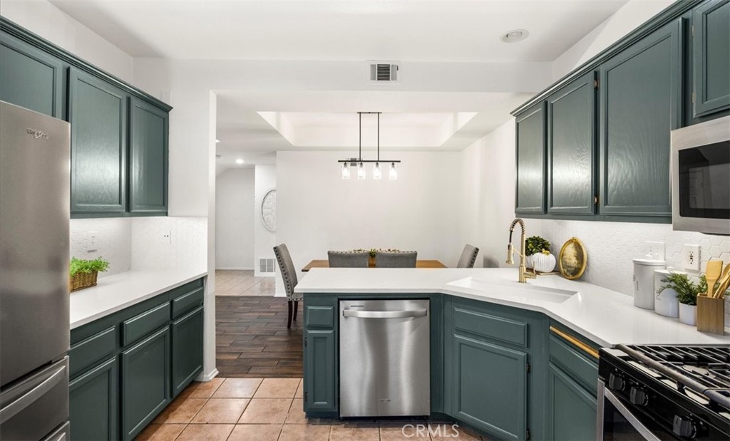 13077 Vía Salvia Riverside, CA 92503 - Photo 16 of 41
