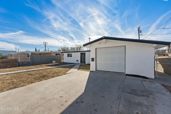 $428,999 | 44745 3rd Street East, Lancaster, CA 93535