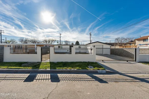 $428,999 | 44745 3rd Street East, Lancaster, CA 93535