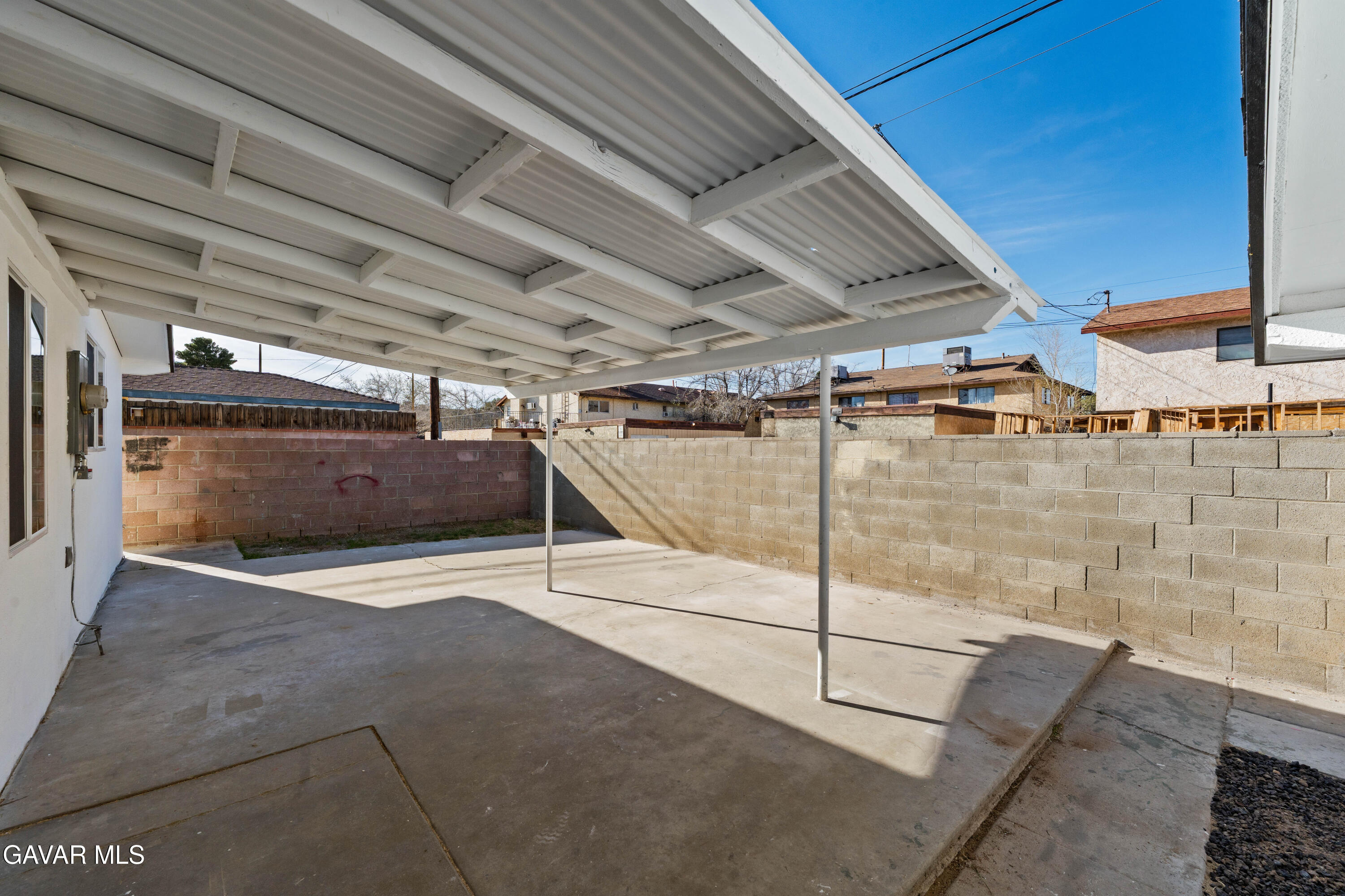 44745 3rd Street East Lancaster, CA 93535 - Photo 4 of 30 a view of a garage