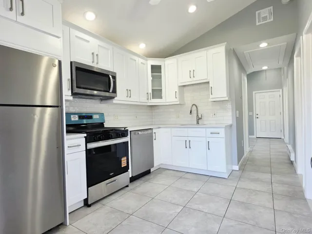 $415,000 | 42 Oak Drive, Riverhead, NY 11901