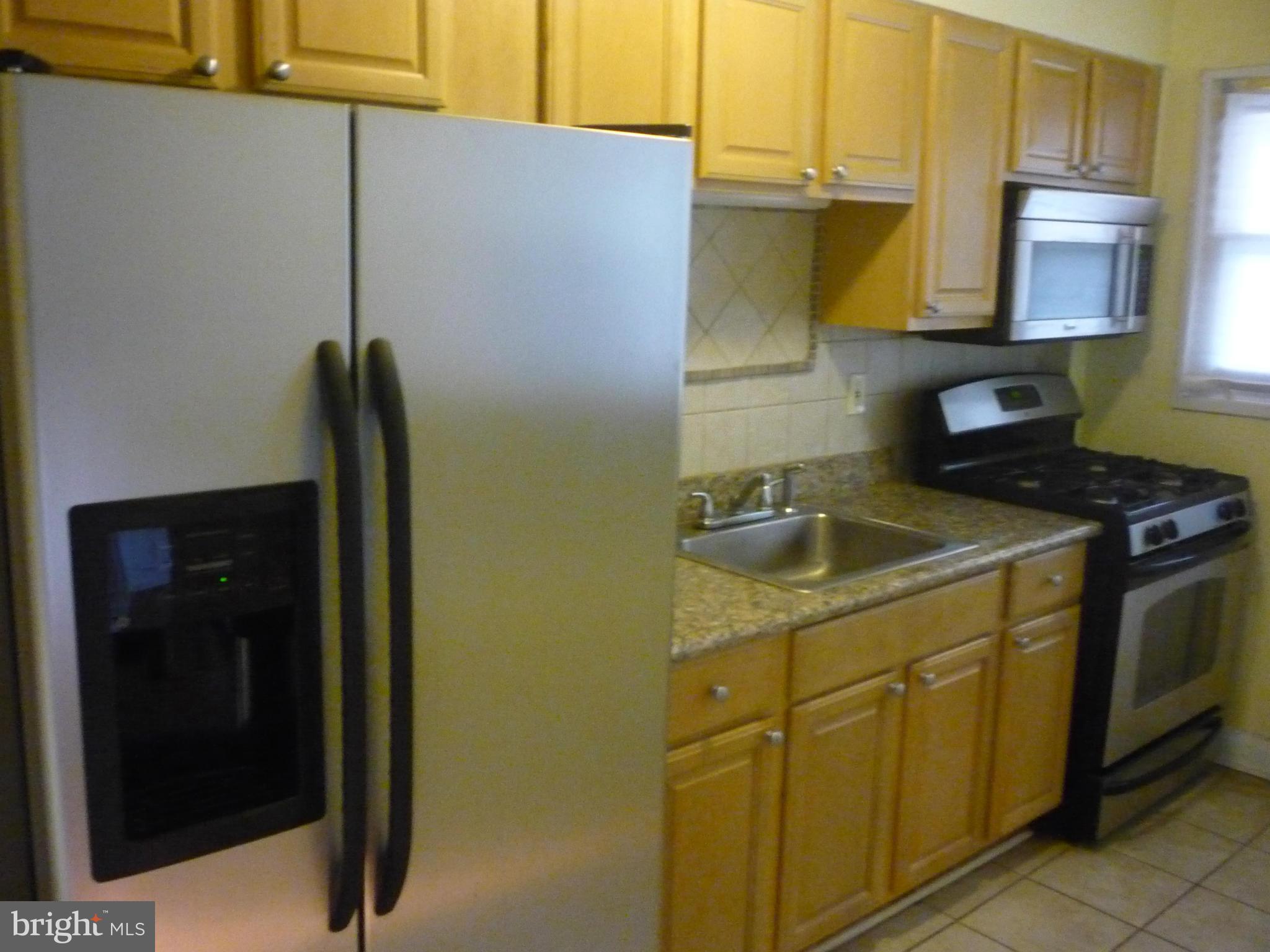 509 Random Road Baltimore, MD 21229 - Photo 3 of 17 Kitchen