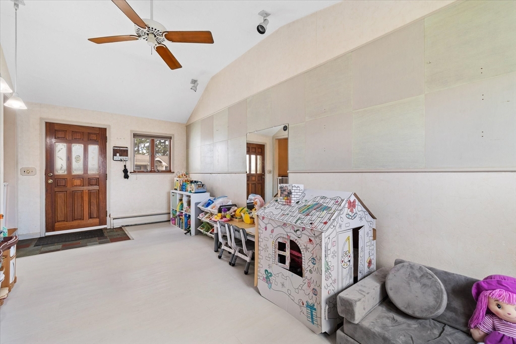 12 Middlesex Avenue Worcester, MA 01604 - Photo 16 of 28