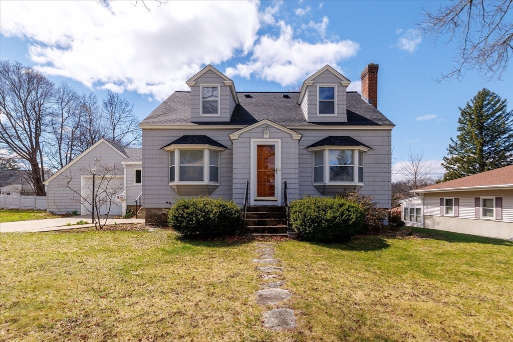 12 Middlesex Avenue Worcester, MA 01604 - Photo 2 of 28