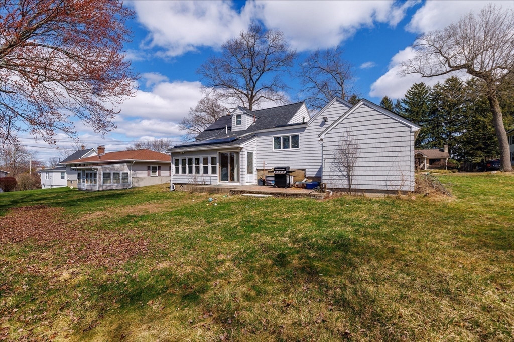 12 Middlesex Avenue Worcester, MA 01604 - Photo 26 of 28