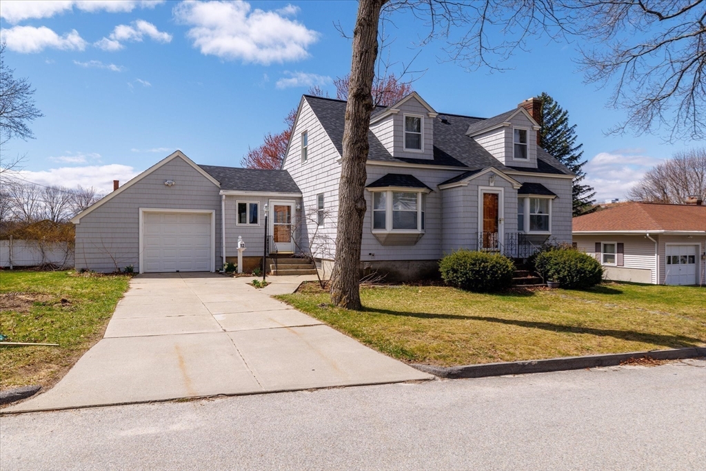 12 Middlesex Avenue Worcester, MA 01604 - Photo 3 of 28