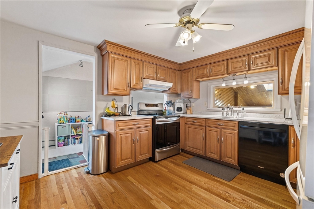 12 Middlesex Avenue Worcester, MA 01604 - Photo 9 of 28